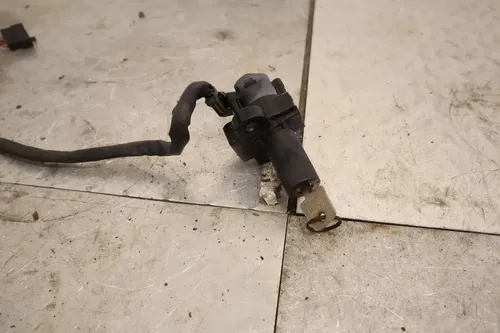 1989 HONDA CBR600F OEM IGNITION LOCK W KEY