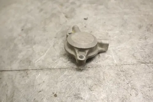 2004 YAMAHA YZ250F OEM ENGINE OIL PUMP FILTER COVER 5BE-13447-10-00