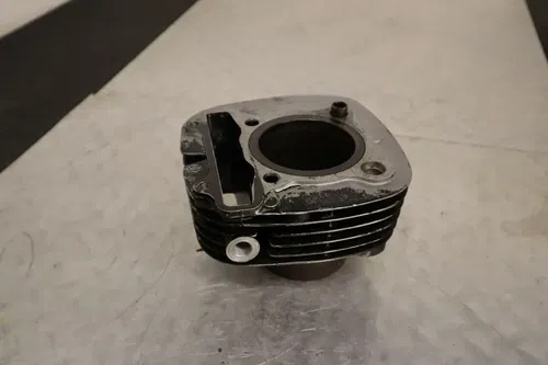 1980-1983 YAMAHA XT250 CYLINDER NEEDS REPAIR 3Y1-11310-00-00 FREE SHIPPING