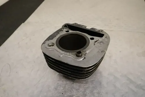 1980-1983 YAMAHA XT250 CYLINDER NEEDS REPAIR 3Y1-11310-00-00 FREE SHIPPING