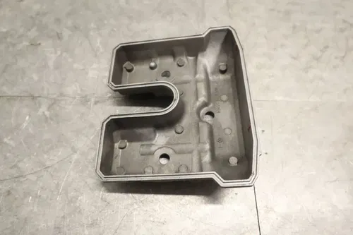 KAWASAKI ENGINE MOTOR CYLINDER VALVE HEAD COVER 14090-1477