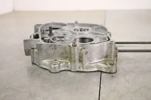 HONDA OEM XR80 RIGHT ENGINE MOTOR CRANKCASE CRANK CASES 11100-GCR-000 #8869