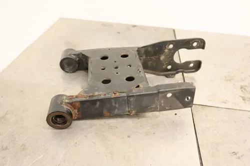 1999 POLARIS MAGNUM 500 4X4 OEM REAR SWINGARM BACK SUSPENSION SWING ARM