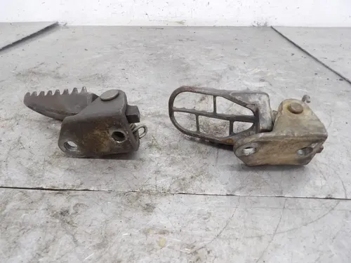 08 Suzuki RMZ250 Foot Rest Peg Brackets Mounts Left & Right 41865-35G00