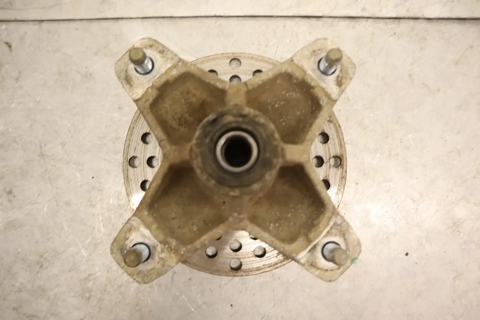 1987 YAMAHA WARRIOR 350 YFM350X OEM FRONT WHEEL RIGHT LEFT HUBS HUB SET