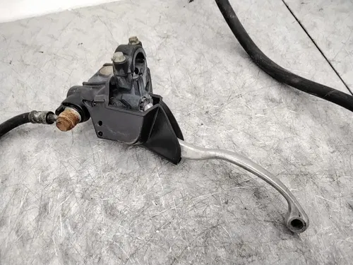 2005 KAWASAKI KFX700 OEM RIGHT FRONT BRAKE CALIPER W MASTER