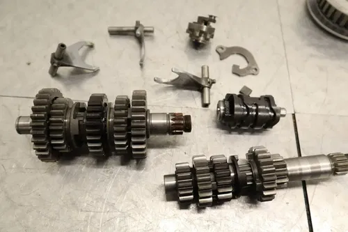 YAMAHA OEM YFZ450 ENGINE MOTOR TRANSMISSION TRANNY GEARS 5TG-17402-00-00