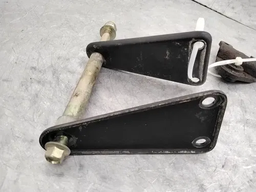 2005 POLARIS SPORTSMAN 90 OEM MOTOR ENGINE MOUNT STAY BRACKET
