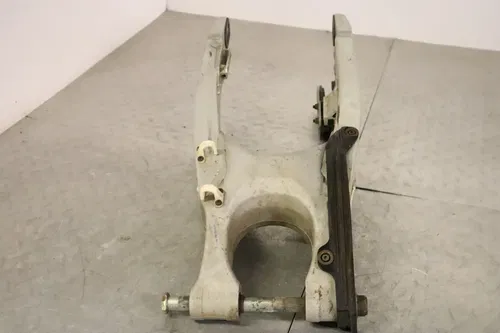 YAMAHA OEM SWINGARM SWING ARM SUSPENSION 5UN-22110-00-00