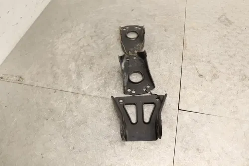 2014 POLARIS SPORTSMAN 400 HO MOTOR TRANSMISSION MOUNT STAY BRACKET 5254309-329