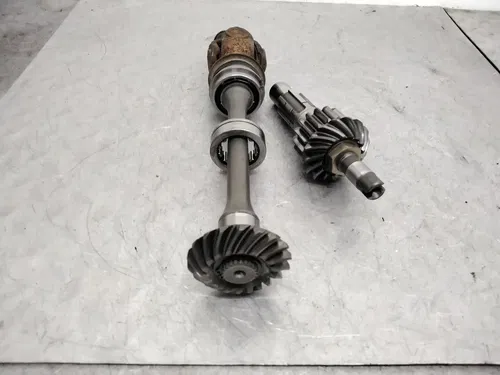 2000 ARCTIC CAT 300 4X4 OEM OUTPUT DRIVE SHAFT BEVEL GEARS