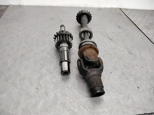 2000 ARCTIC CAT 300 4X4 OEM OUTPUT DRIVE SHAFT BEVEL GEARS