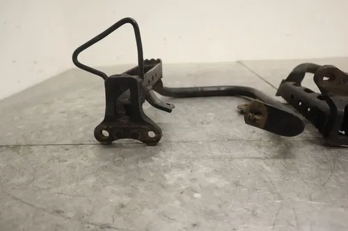 04-09 SUZUKI QUADSPORT Z250 OEM LEFT RIGHT FOOT RESTS PEGS STEPS 43510-21G00