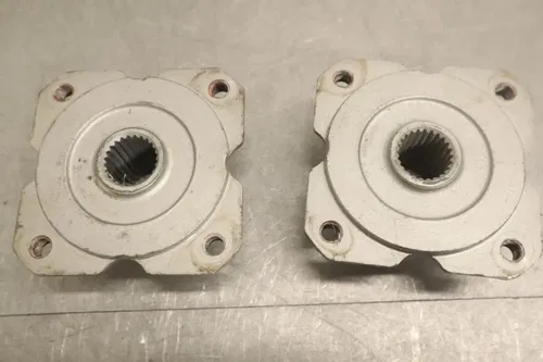 2009 CAN-AM DS70 OEM REAR BACK WHEEL RIGHT LEFT HUBS HUB SET V44630MAA00GSL