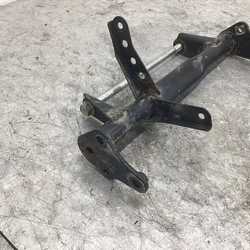 2003 Suzuki Vinson 500 LTF500F 4x4 Manual OEM MOTOR ENGINE MOUNT STAY BRACKET