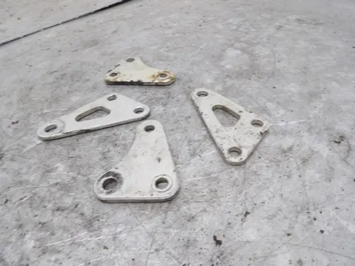 2000 SUZUKI RM250 OEM ENGINE MOTOR MOUNT STAY BRACKETS 41991-37E00 41993-37E00