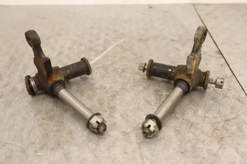 1988 YAMAHA MOTO 4 YFM200DX OEM FRONT STEERING KNUCKLES SET PAIR