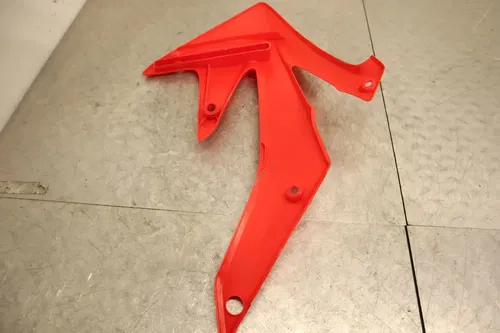 2005 HONDA CRF450R OEM RIGHT FRONT SIDE FAIRING COWL TANK SHROUD