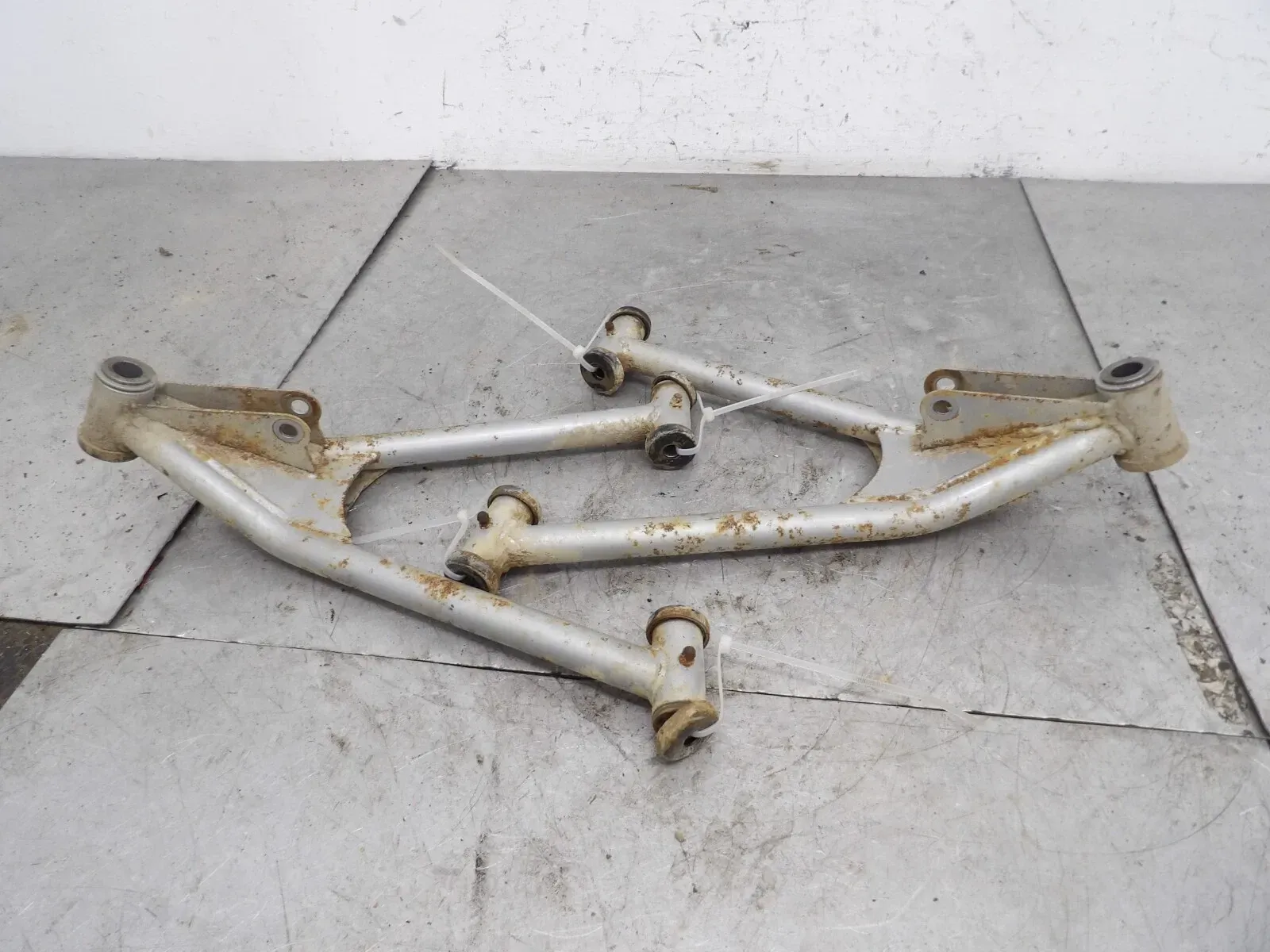 Polaris SPORTSMAN 90 2007 RIGHT LEFT A ARM 0453685-385