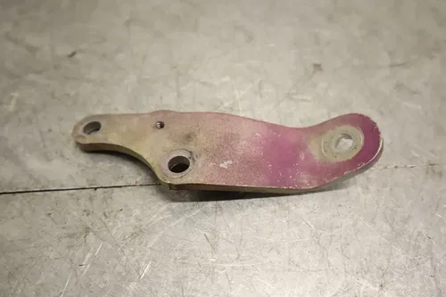 2003 2004 POLARIS PREDATOR 500 MOTOR ENGINE MOUNT STAY BRACKET 5246081