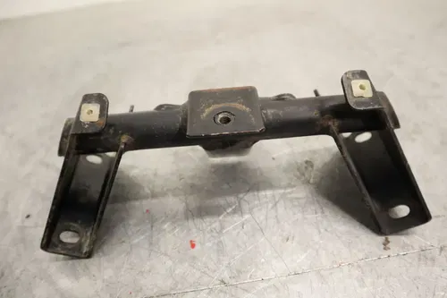 2003 POLARIS PREDATOR 500 MOTOR ENGINE MOUNT STAY BRACKET 1013893-067