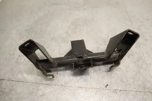 2003 POLARIS PREDATOR 500 MOTOR ENGINE MOUNT STAY BRACKET 1013893-067