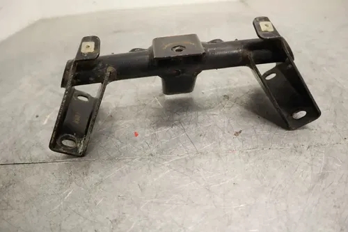 2003 POLARIS PREDATOR 500 MOTOR ENGINE MOUNT STAY BRACKET 1013893-067