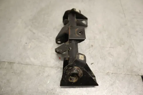 2003 POLARIS PREDATOR 500 MOTOR ENGINE MOUNT STAY BRACKET 1013893-067
