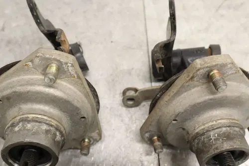 2006 KAWASAKI KFX80 OEM FRONT STEERING KNUCKLES SET PAIR RIGHT LEFT