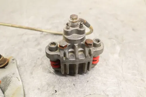 2005 POLARIS PREDATOR 500 OEM REAR BACK BRAKE CALIPER 1910689