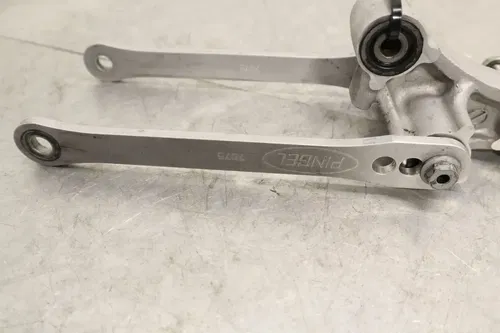 08-10 KAWASAKI NINJA ZX10R OEM REAR DOGBONE SHOCK LOWER LINKAGE LINK PINGEL