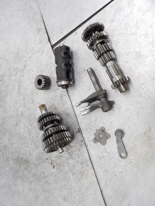 1976 HONDA XR75 OEM ENGINE TRANSMISSION TRANNY ASSEMBLY GEARS