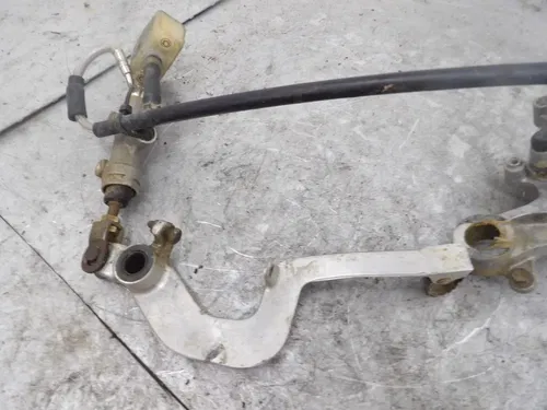 1998 96-00 RM125 RM 125 OEM Rear Brake Caliper Bracket Master Cylinder Hose Arm
