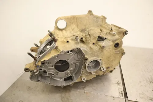 1998 YAMAHA GRIZZLY 600 YFM600FWA 4X4 OEM ENGINE MOTOR CRANKCASE CRANK CASES