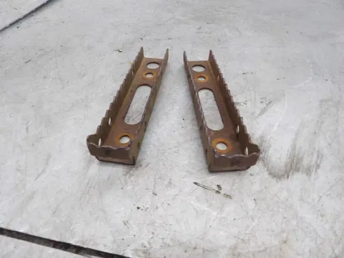 05 TRX250TM FOOT PEGS HONDA 50610-HN5-M40 LEFT RIGHT OEM RECON
