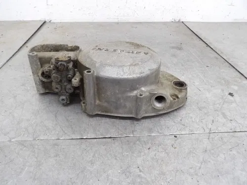Kawasaki  70 H1 500 RIGHT Engine Side Clutch Cover