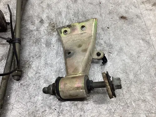 2004 Yamaha Bruin 350 YFM350BA OEM MOTOR ENGINE MOUNT STAY BRACKET