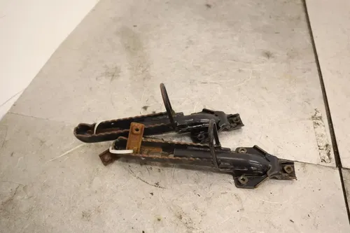 1995 KAWASAKI BAYOU 220 KLF220A OEM LEFT RIGHT FOOT RESTS PEGS STEPS