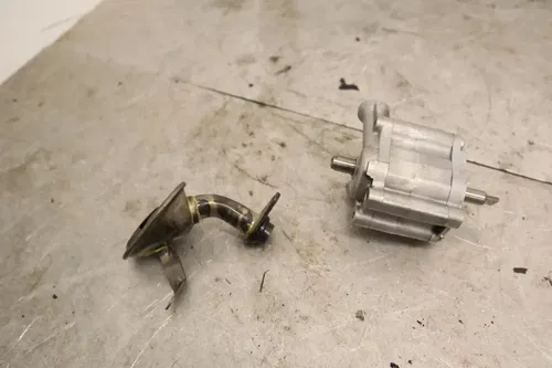 1989 HONDA CBR600F OEM ENGINE MOTOR OIL PUMP W PICKUP SCREEN FILTER
