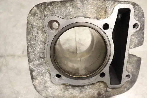 YAMAHA BIG BEAR 350 WHEEL MOTO 4 WARRIOR WOLVERINE OEM ENGINE TOP END CYLINDER