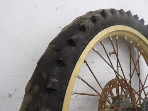 1986 Yamaha YZ125 OEM Front Wheel YZ 125 250 490 86 1LX-25111-00-98