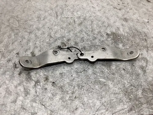 2005 Polaris Predator 500 OEM MOTOR ENGINE MOUNT STAY BRACKET 5248315 5248316