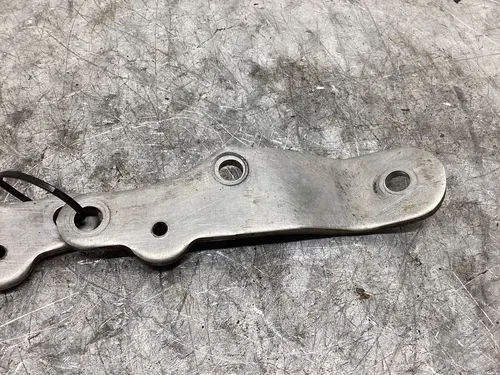 2005 Polaris Predator 500 OEM MOTOR ENGINE MOUNT STAY BRACKET 5248315 5248316