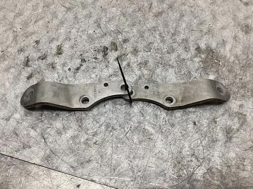 2005 Polaris Predator 500 OEM MOTOR ENGINE MOUNT STAY BRACKET 5248315 5248316