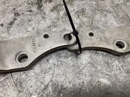 2005 Polaris Predator 500 OEM MOTOR ENGINE MOUNT STAY BRACKET 5248315 5248316