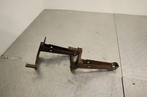 2004 YAMAHA BIG BEAR 400 LEFT RIGHT FOOT RESTS PEGS STEPS 5FU-7421-00-00