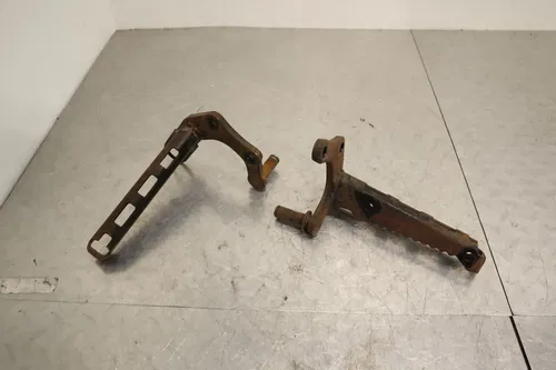 2004 YAMAHA BIG BEAR 400 LEFT RIGHT FOOT RESTS PEGS STEPS 5FU-7421-00-00