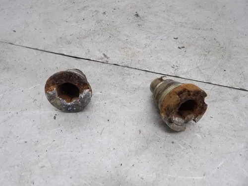 2005 HONDA RECON 250 TRX250TE 2X4 ES OEM REAR BACK SWINGARM BOLT SUSPENSION PAIR