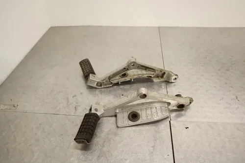 83-85 HONDA NIGHTHAWK 650 OEM REAR PASSENGER FOOT STEP PEG 50621-ME5-000