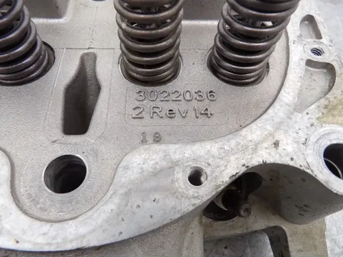 2002 Polaris 700 Twin Cylinder Head Assembly 1201657